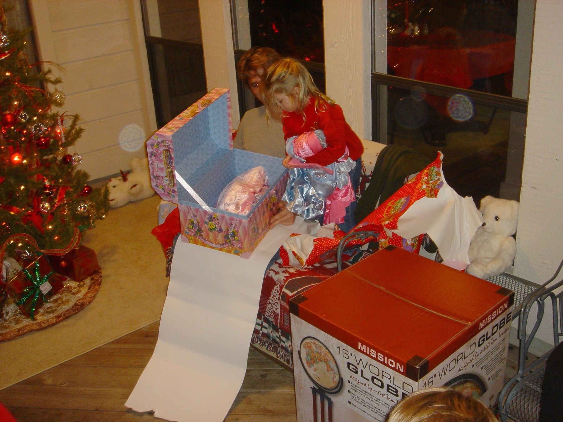 2004-12-24-33 Christmas Eve J&J.jpg
